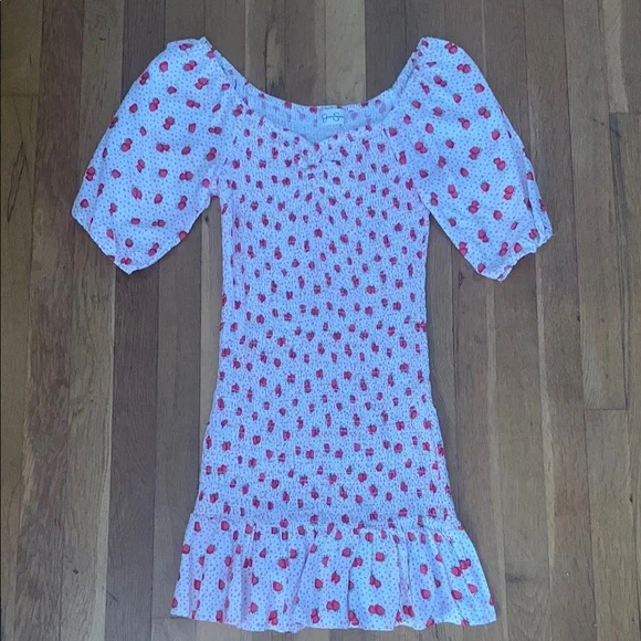 Strawberry ruffle dress - Picture 1 of 2